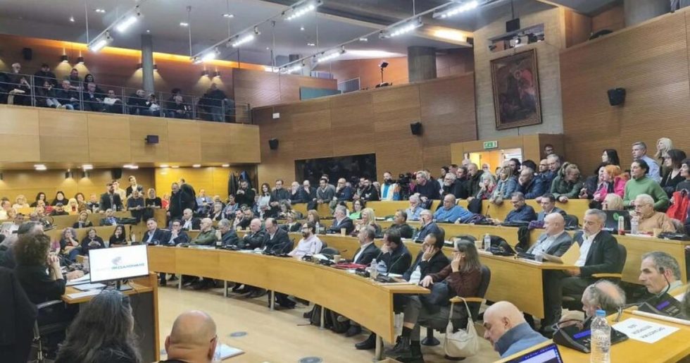 Φθηνές δικαιολογίες για να μη γίνει το δημοψήφισμα
